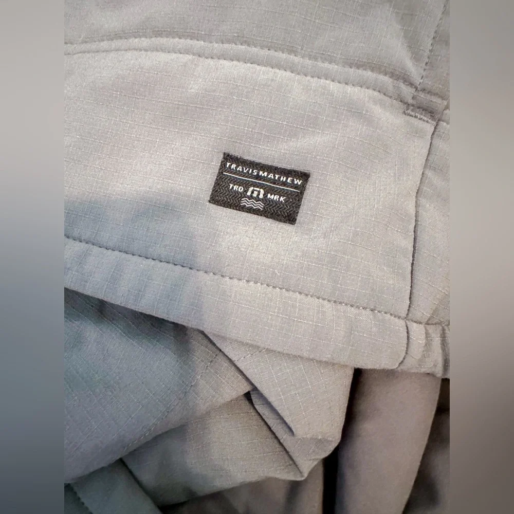Travis Mathew Men's Gray Puffer Vest, Size XL - Picture 6 of 14